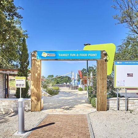 Happy Camp Mobile Homes In Camping Park Umag Karigador Exteriör bild
