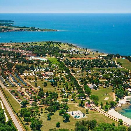 Happy Camp Mobile Homes In Camping Park Umag Karigador Exteriör bild