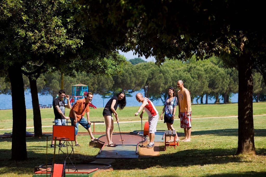 Happy Camp Mobile Homes In Camping Park Umag Karigador Exteriör bild