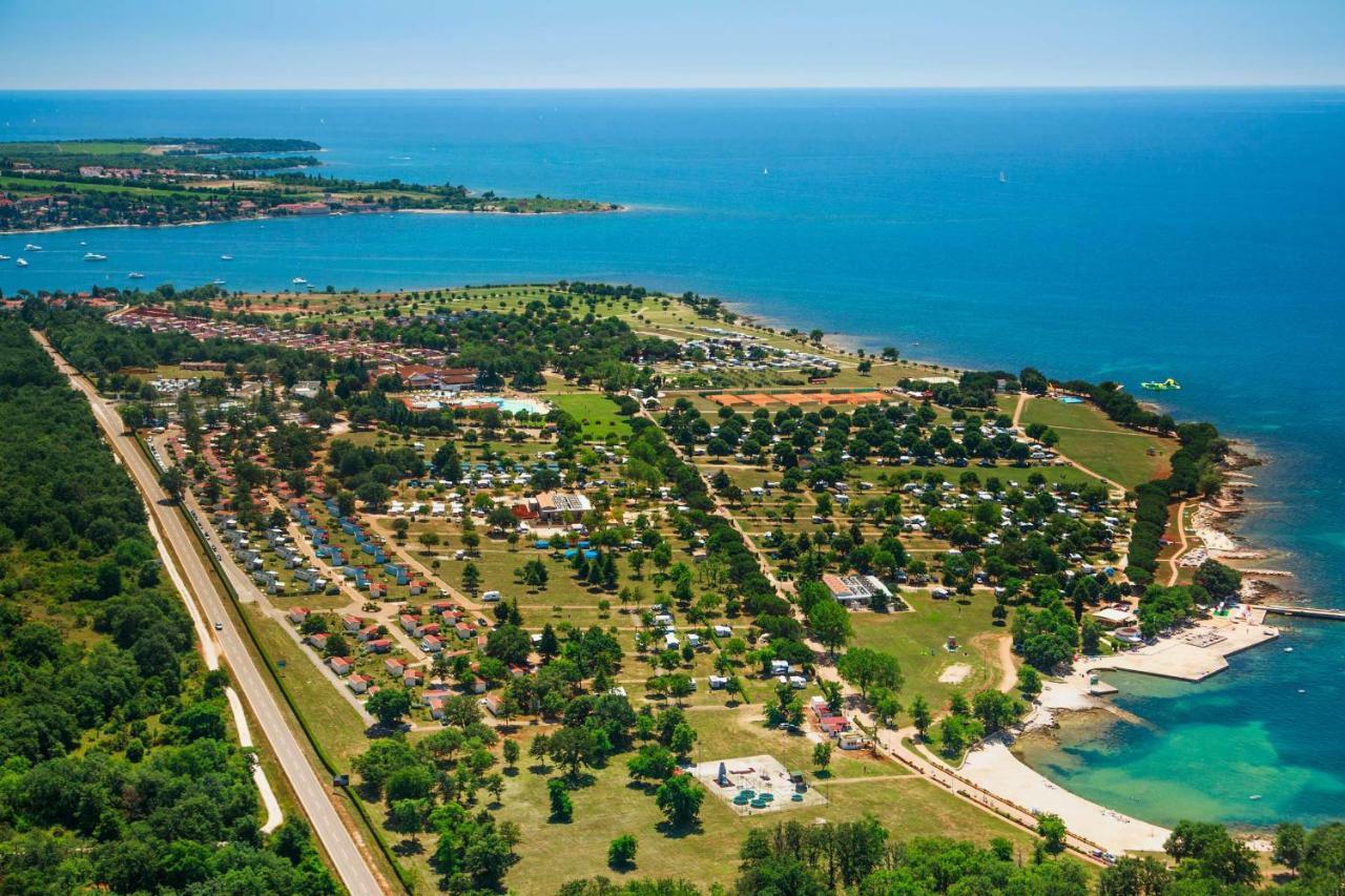 Happy Camp Mobile Homes In Camping Park Umag Karigador Exteriör bild